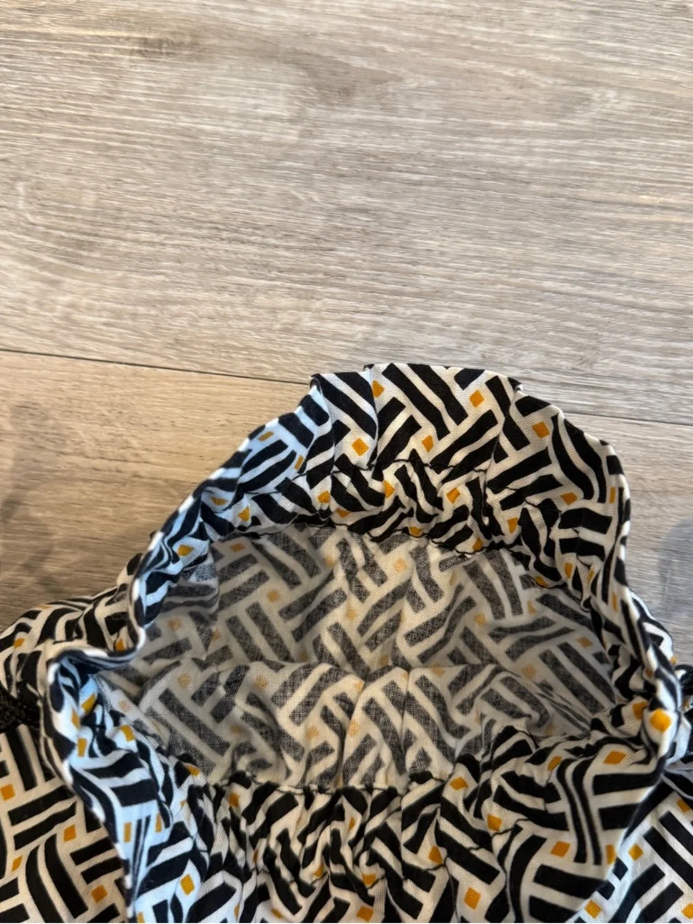 Like new Vera Bradley Geometric Black White Yellow Accessory Drawstring Dust Bag